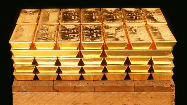 Altın fiyatları dolardaki güçsüzlükle birlikte yükselişe geçti. Doların  küresel piyasalarda zayıf seyretmesi altına prim yaptırdı. Gram altın 1627  lirayla tarihi zirvesini görmüş oldu.