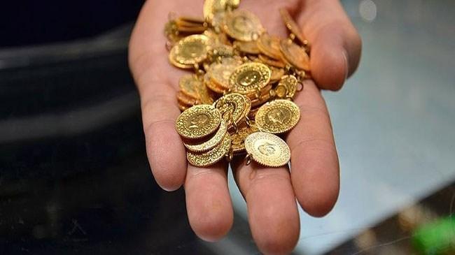 Ons altın fiyatları 17 ayın dip seviyesinden toparlanmaya çalışırken; gram  altın 199 liradan, çeyrek altın ise 327 liradan alıcı buldu.