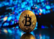 Dijital Para birimi Bitcoin, İngiltere'nin  kripto para bağlantılı borsada işlem gören ürünler için kurumlara başvuruda bulunmalarına izin vereceğini açıklamasının ardından 72 bin dolar seviyesini geçerek rekor tazeledi. 