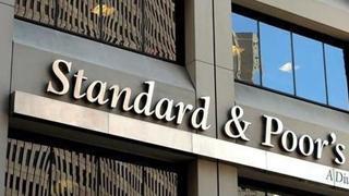 Standard & Poor s (S&P), Türkiye nin kredi notunu "B"den "B+"ya yükseltirken, kredi notu görünümünü "pozitif" olarak korudu