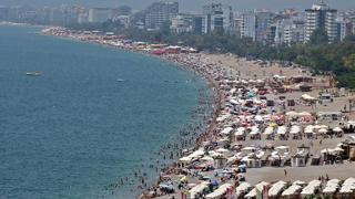 Akdeniz Turistik Otelciler ve İşletmeciler Birliği (AKTOB) Başkanı Kaan Kavaloğlu Antalya’ya gelen turist sayısının bu yıl yeni bir rekor kırabileceğini vurgulayarak tarihimizde "İlk defa erken rezervasyonlarda İspanya’nın önüne geçtik" dedi 
