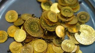 Gram altın fiyatları tarihi yüksek seviyesi olan 1254,5 liraya kadar yükseldi