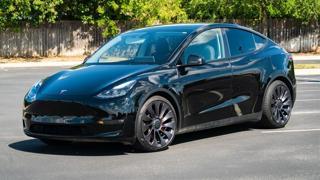 Tesla nın Türkiye için uyarladığı Model Y otomobiline bir gecede 814 bin lira zam yapıldı.