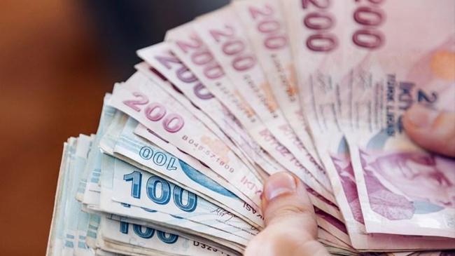 Ticaret Bakanlığı "Fahiş fiyat artışı ve stokçuluk yaptığı tespit edilen işletmelere 355 milyon 804 bin 957 lira idari para cezası uygulandı" açıklamasında bulundu.