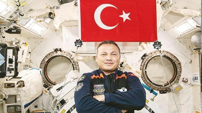 Türk astronot Alper Gezeravcı Dünya'ya döndü | Teknoloji Haberleri
