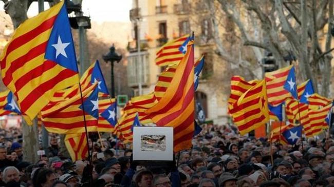 Katalonya parlamentosu tek taraflı bağımsızlık ilan etti | Ekonomi Haberleri