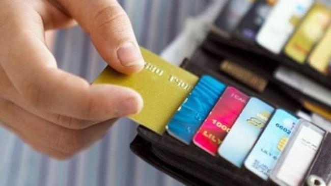Cüzdanlarda ortalama 2,2 kredi kartı bulunuyor | Ekonomi Haberleri