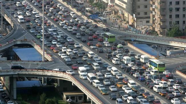 Zorunlu trafik sigortasına tavan fiyat geliyor | Ekonomi Haberleri