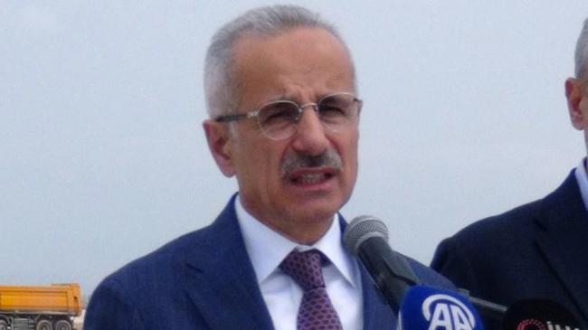 Ulaştırma ve Altyapı Bakanı Abdulkadir Uraloğlu, onarım çalışmaları tamamlanan Hatay Havalimanı nın 29 Mart ta çift yönlü uçuşa açılacağını söyledi.